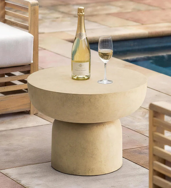 Runder Beistelltisch aus Beton