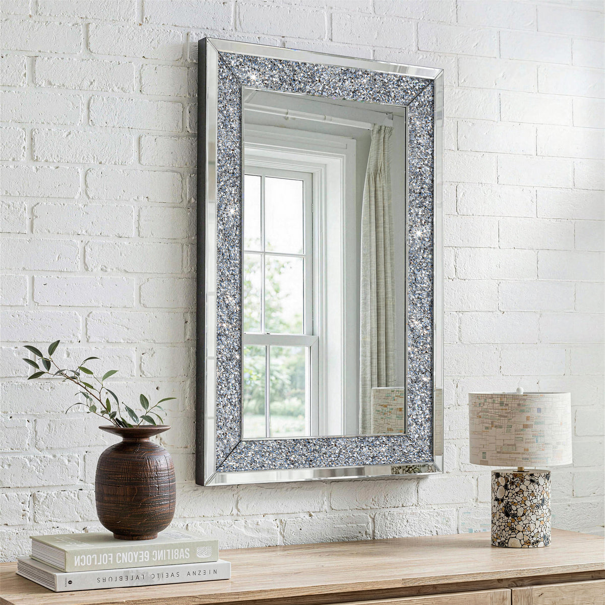 Espejo de pared con acento de cristal brillante glamoroso plateado